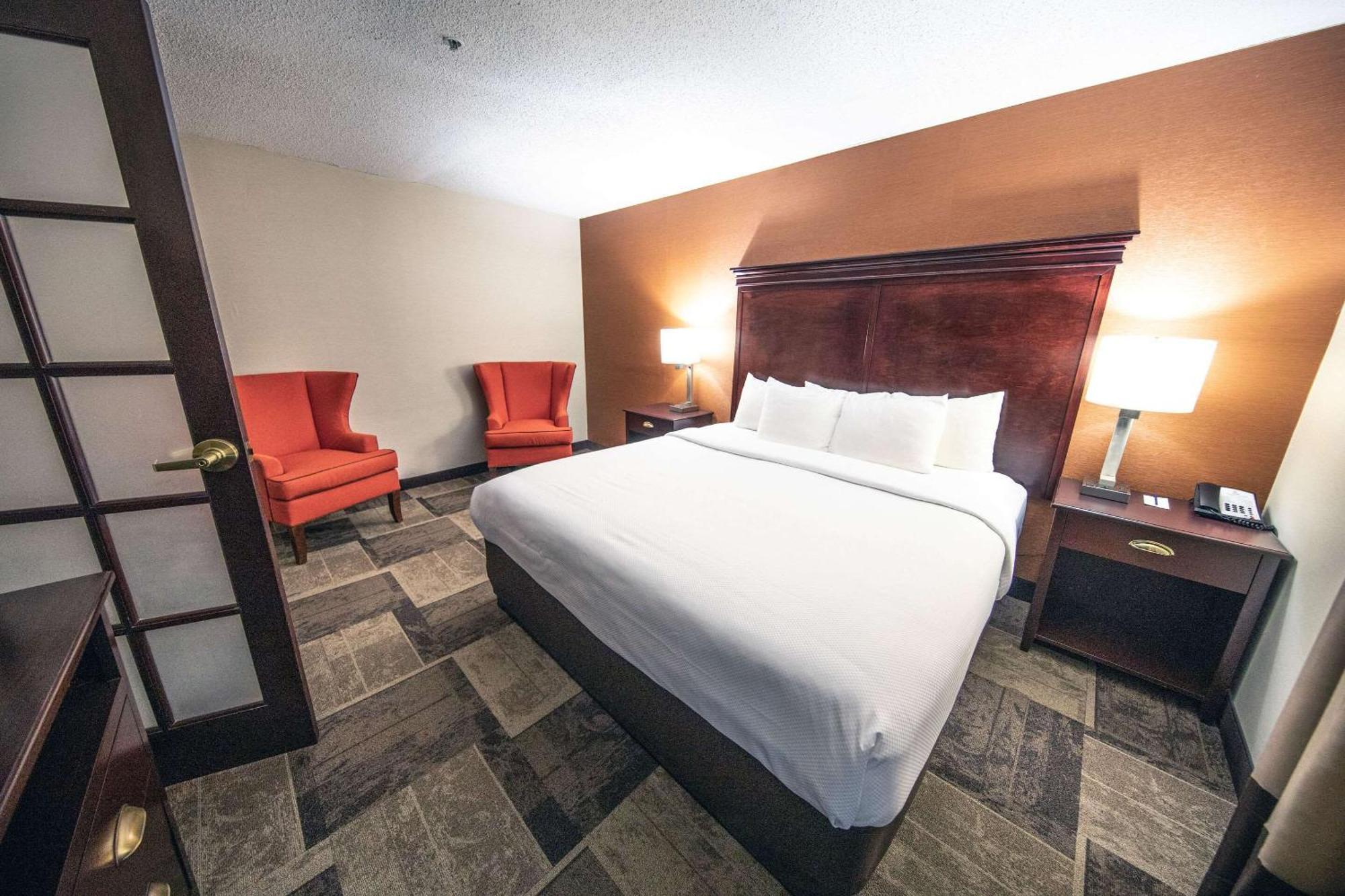 Comfort Inn & Suites Хатчинсон Экстерьер фото