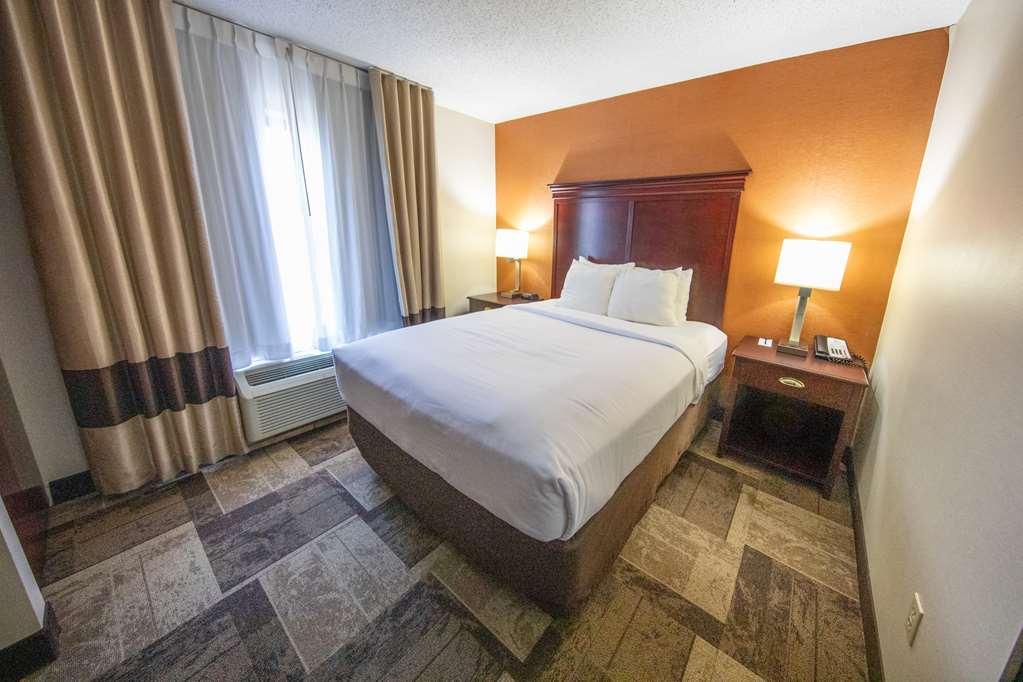 Comfort Inn & Suites Хатчинсон Номер фото